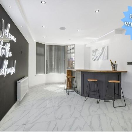 Crystal Towers Sasco Apartments ブラックプール エクステリア 写真