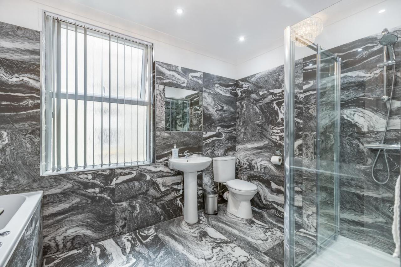 Crystal Towers Sasco Apartments ブラックプール エクステリア 写真