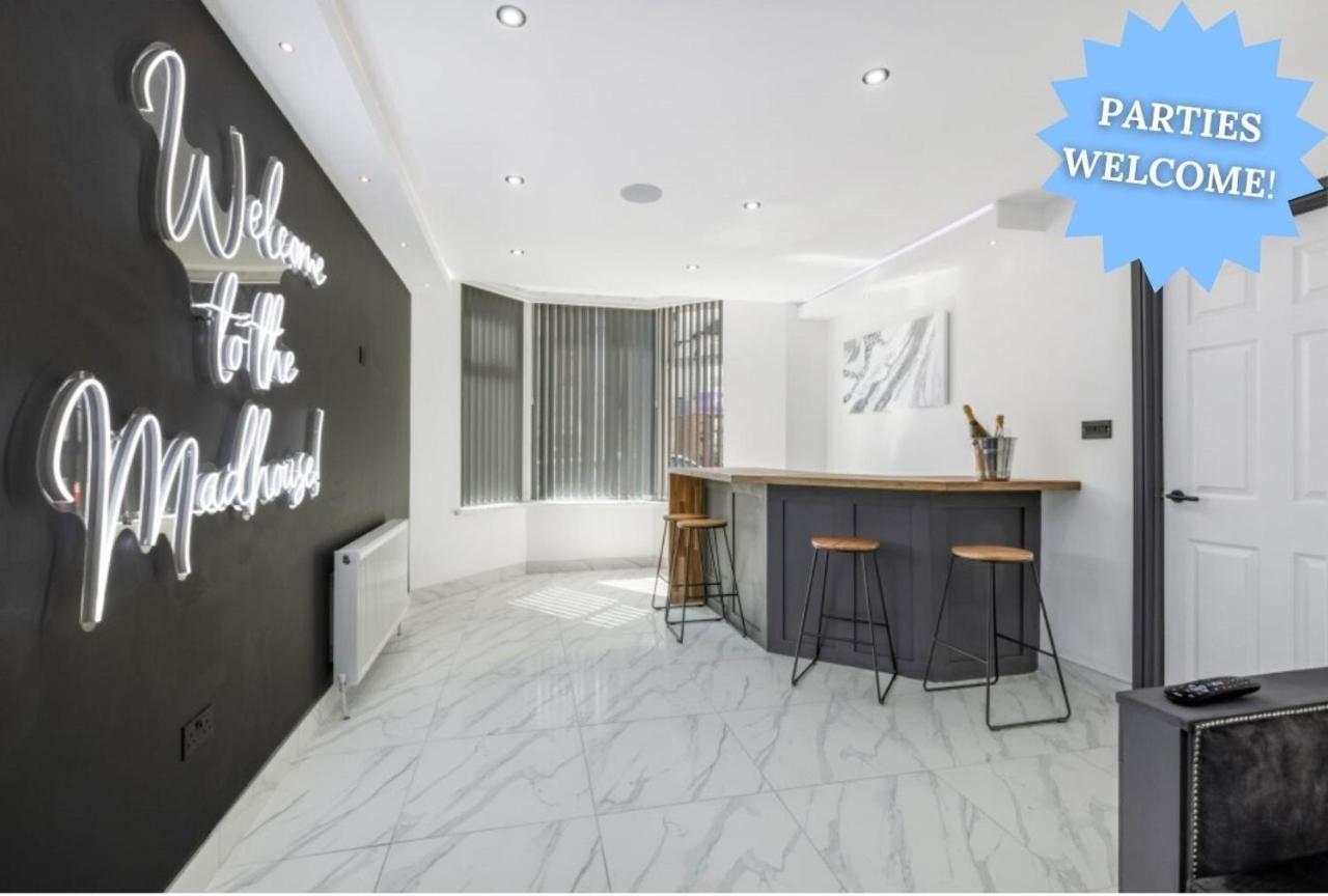 Crystal Towers Sasco Apartments ブラックプール エクステリア 写真